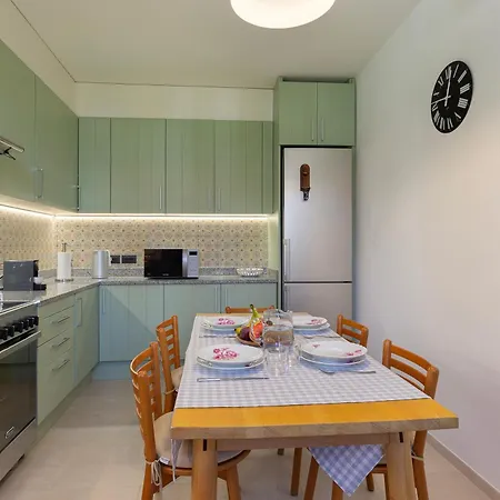 ヴィラ Arona Cottage