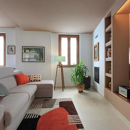 Arona Cottage ヴィラ アローナ
