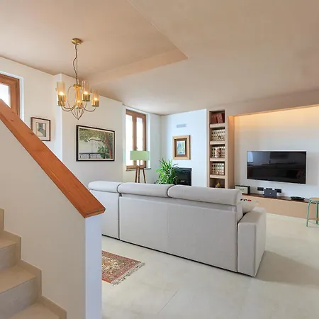 Arona Cottage ヴィラ アローナ