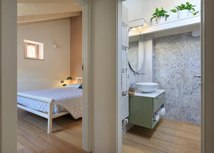 Arona Cottage *