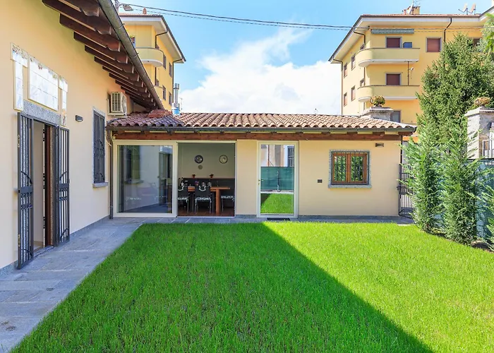 Arona Cottage *