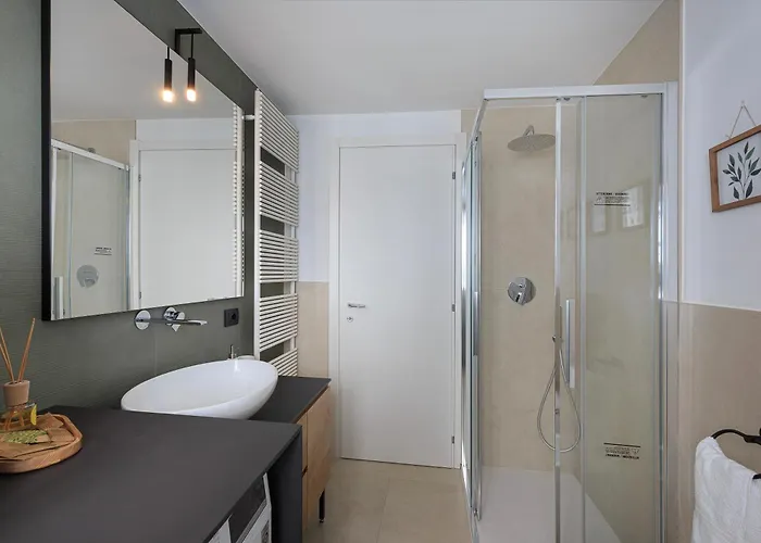 Arona Cottage *